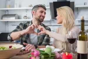 Wie Mache Ich Ihn Verliebt? Tipps für eine ehrliche und gesunde Annäherung in einer Beziehung
