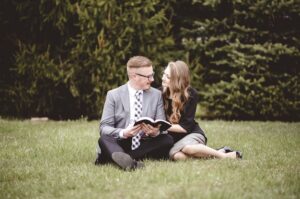 Zeugen Jehovas Beziehung – Besonderheiten von Beziehungen im Umfeld der Zeugen Jehovas