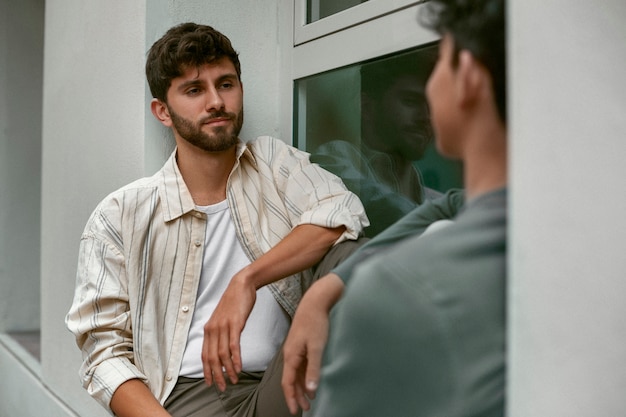 Warum kann ein Mann seine Gefühle nicht zeigen? Psychologische Hintergründe und Tipps für mehr Offenheit